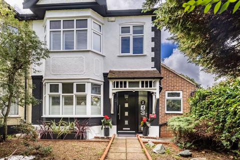 4 bedroom end of terrace house for sale, Snakes Lane East, Woodford, IG8