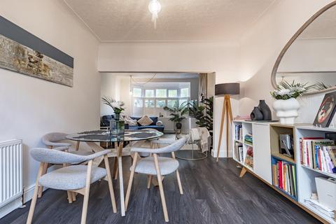 4 bedroom end of terrace house for sale, Snakes Lane East, Woodford, IG8