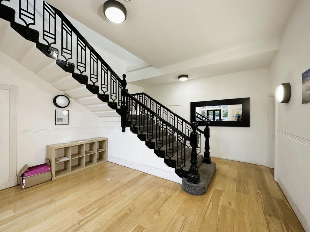 Apartment in Liverpool - More