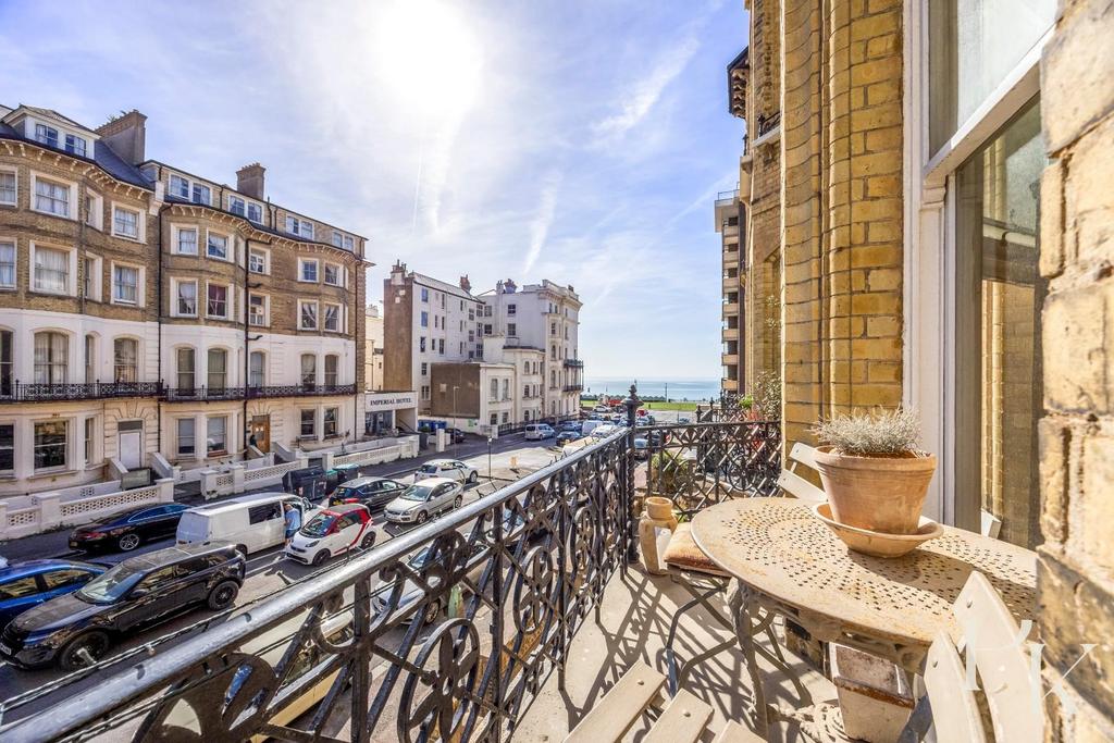 Apartment in Hove - View 2