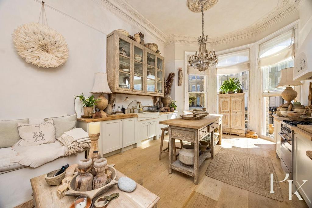 Apartment in Hove - More