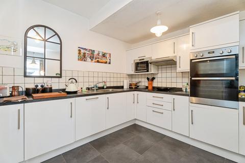 2 bedroom flat for sale, Weybourne Road, SHERINGHAM