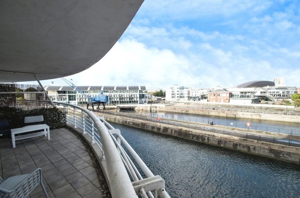 Apartment in Cardiff - More