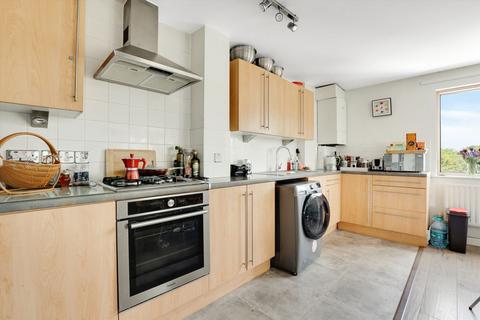 2 bedroom flat for sale, St Norbert Road, London SE4