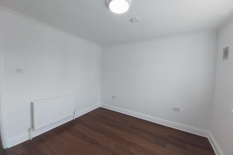 2 bedroom flat to rent, Beech House, Derley Road, Southall, UB2