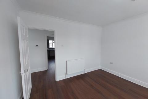 2 bedroom flat to rent, Beech House, Derley Road, Southall, UB2