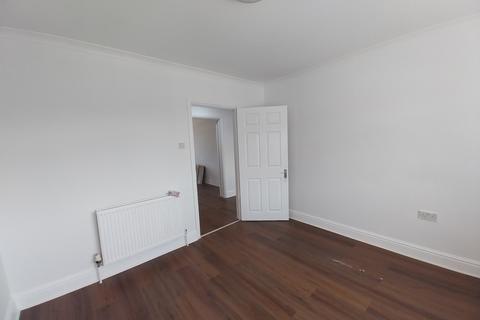 2 bedroom flat to rent, Beech House, Derley Road, Southall, UB2