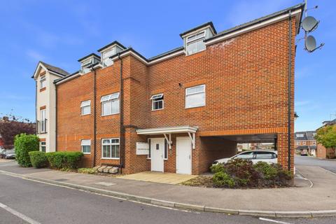 1 bedroom apartment for sale, Laurel Gardens, Ashford, Surrey, TW15