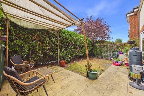 1 bedroom apartment for sale, Laurel Gardens, Ashford, Surrey, TW15