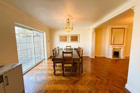 4 bedroom semi-detached house for sale, Shelley Crescent, HOUNSLOW, TW5 9BH