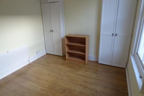 2 bedroom house to rent, St Edmunds Road, Kent CT1