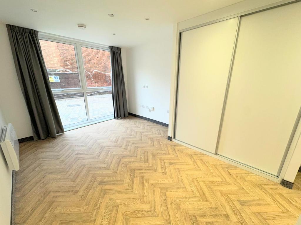 Apartment in Leicester - View 3