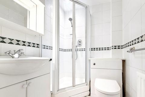 2 bedroom flat for sale, Midsummer Court, Cranmer Road, HA8