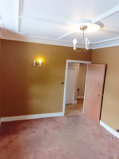 6 bedroom semi-detached house to rent, Ferro Road, RAINHAM, RM13 9TP