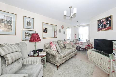 2 bedroom flat for sale, Coventry Road, Coleshill, Birmingham, Warwickshire, B46