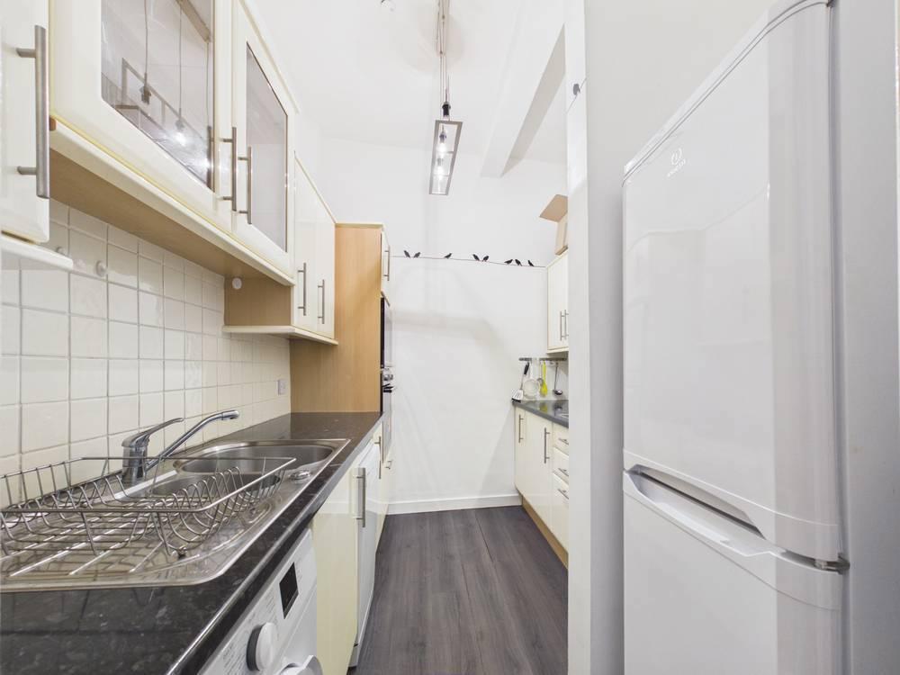 Apartment in Edinburgh, Jock's Lodge, Northfield/Willowbrae - View 4