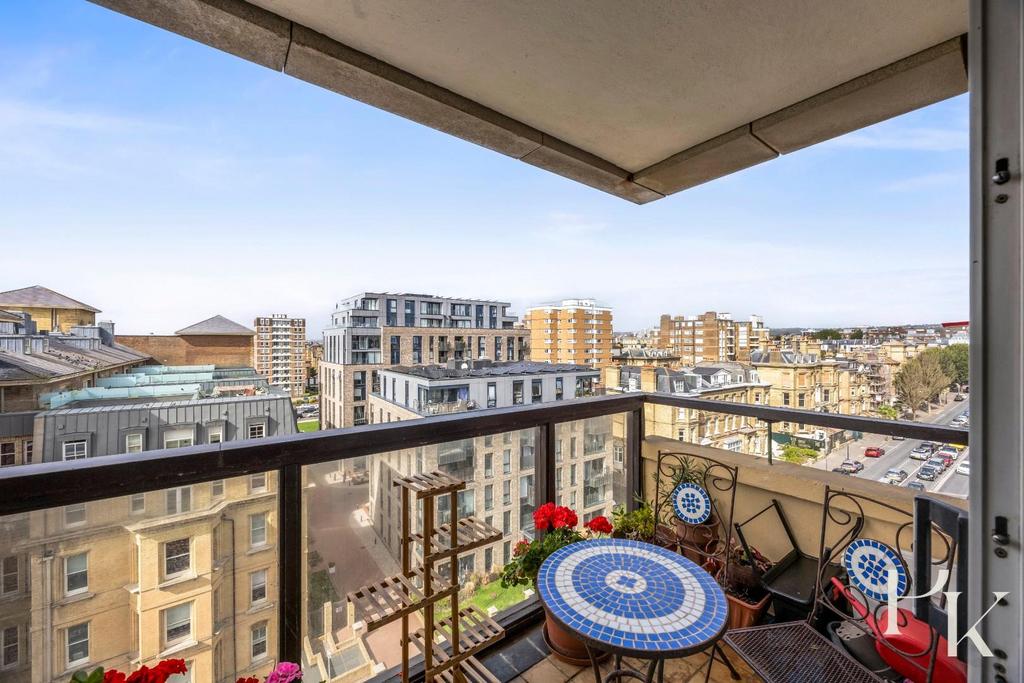 Apartment in Hove - More