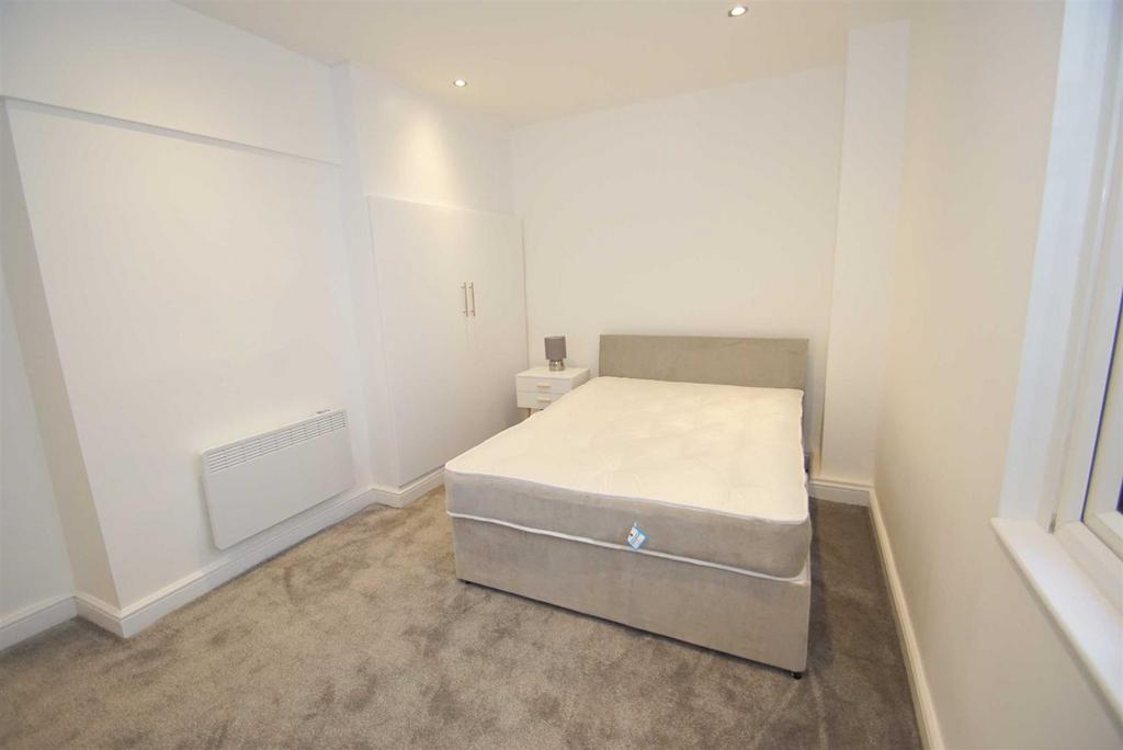 Apartment in Leeds - More