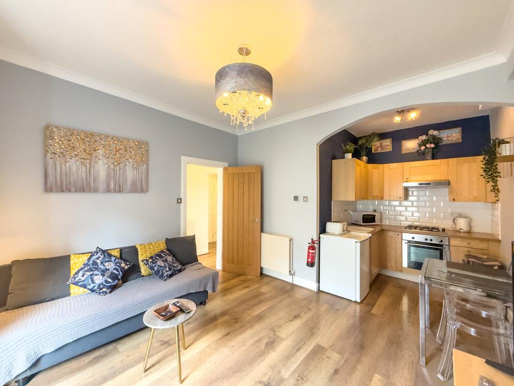 Apartment in Edinburgh - View 4