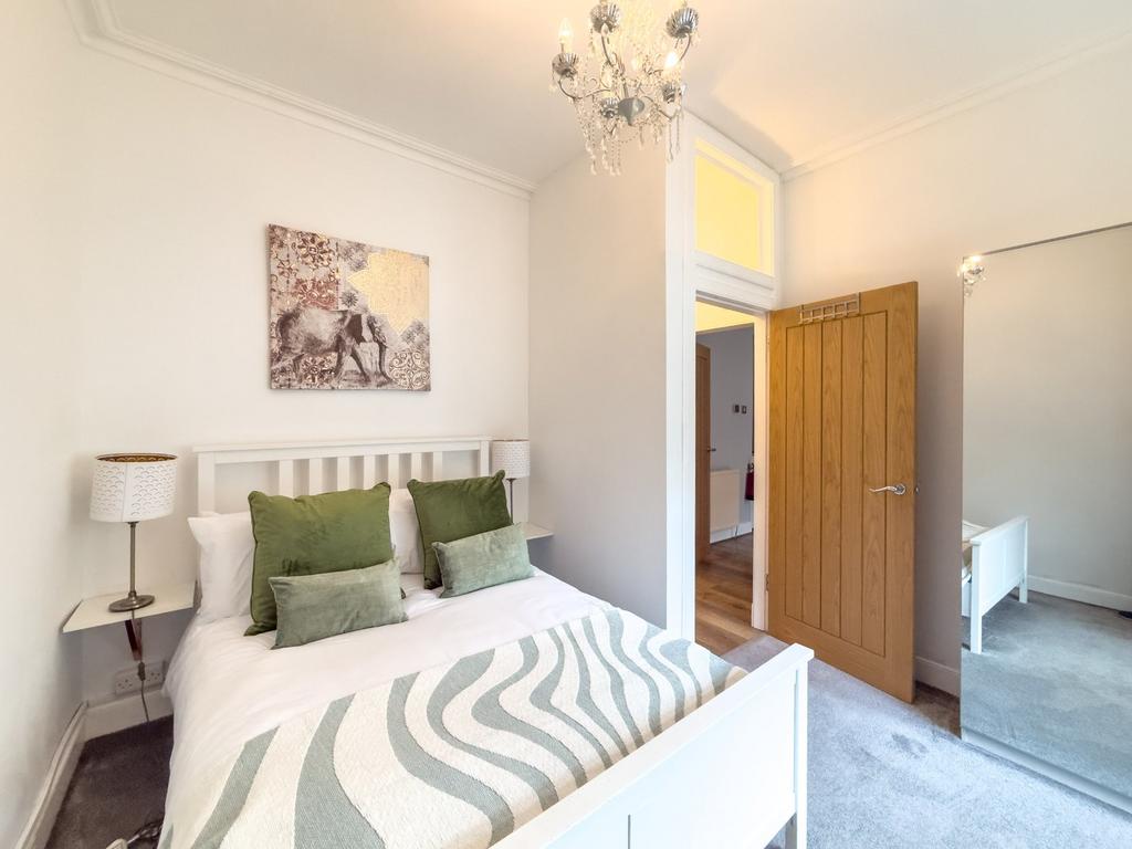 Apartment in Edinburgh - More