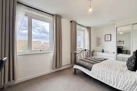 1 bedroom flat for sale, Medawar Drive, Callow House, NW7