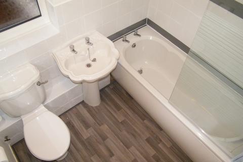 1 bedroom flat to rent, Whitehall Court, Halesowen, B63