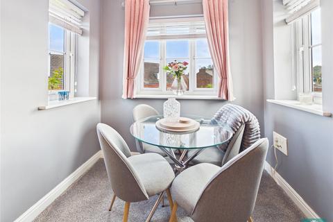 2 bedroom apartment for sale, Windmill Close, Oldham OL2