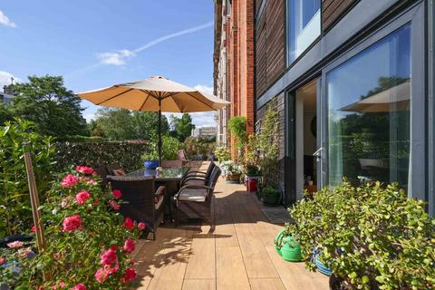 undefined, Great West Road, London, W6