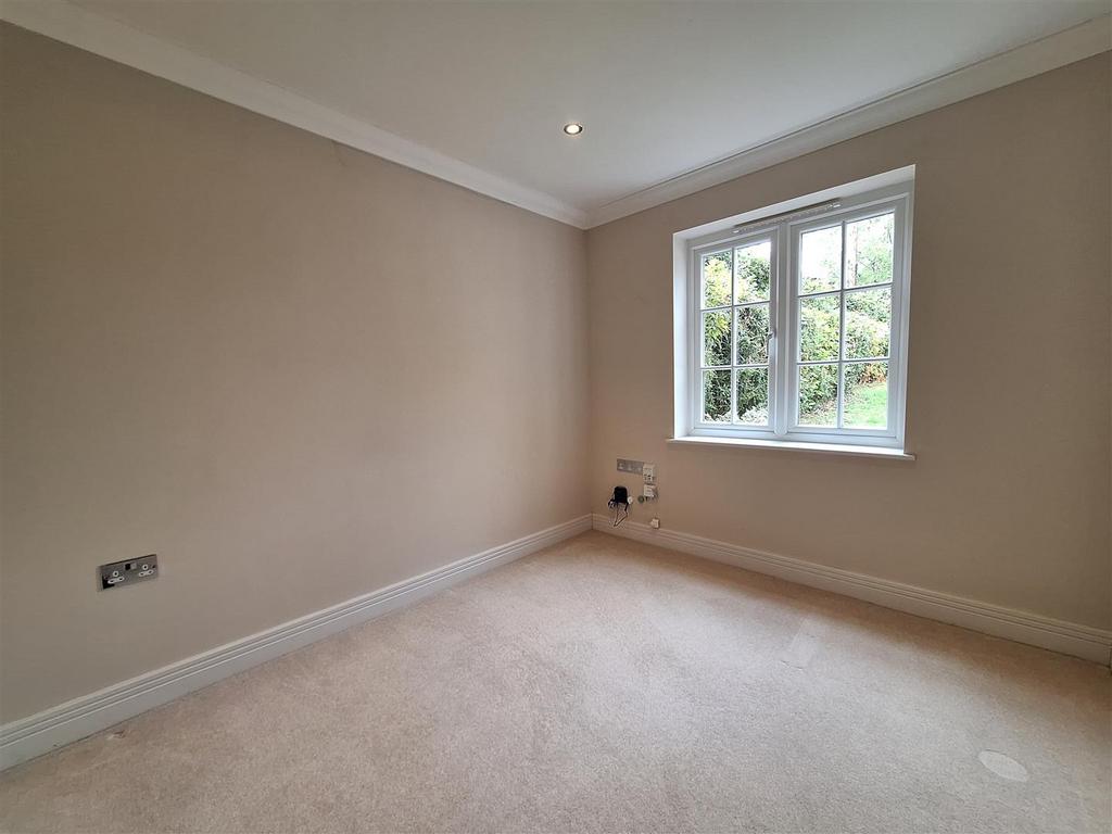 House in Reading, Churchend - View 2