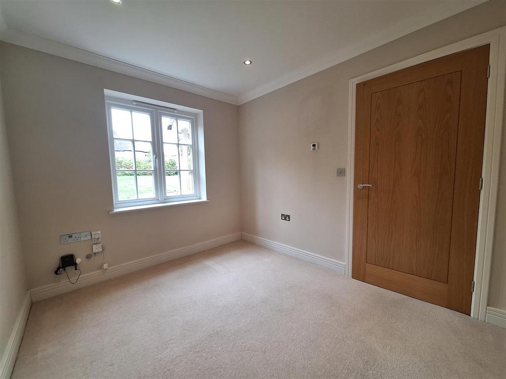 House in Reading, Churchend - View 3