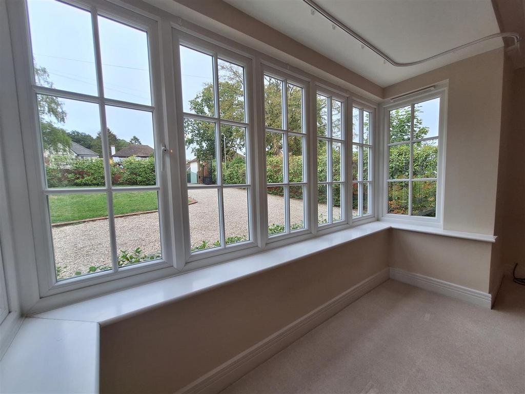 House in Reading, Churchend - More