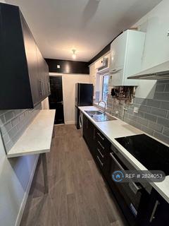 4 bedroom terraced house to rent, Raymond Road, Leicester, LE3