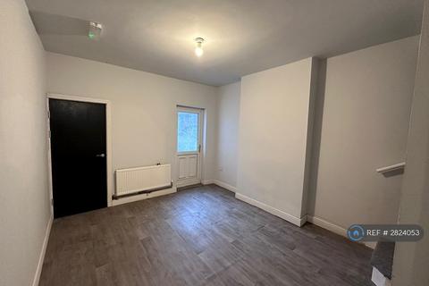 4 bedroom terraced house to rent, Raymond Road, Leicester, LE3