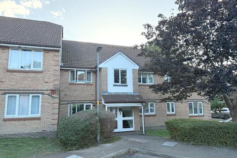 2 bedroom flat to rent, Bornedene, Potters Bar EN6