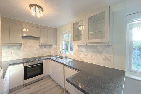 2 bedroom flat to rent, Bornedene, Potters Bar EN6