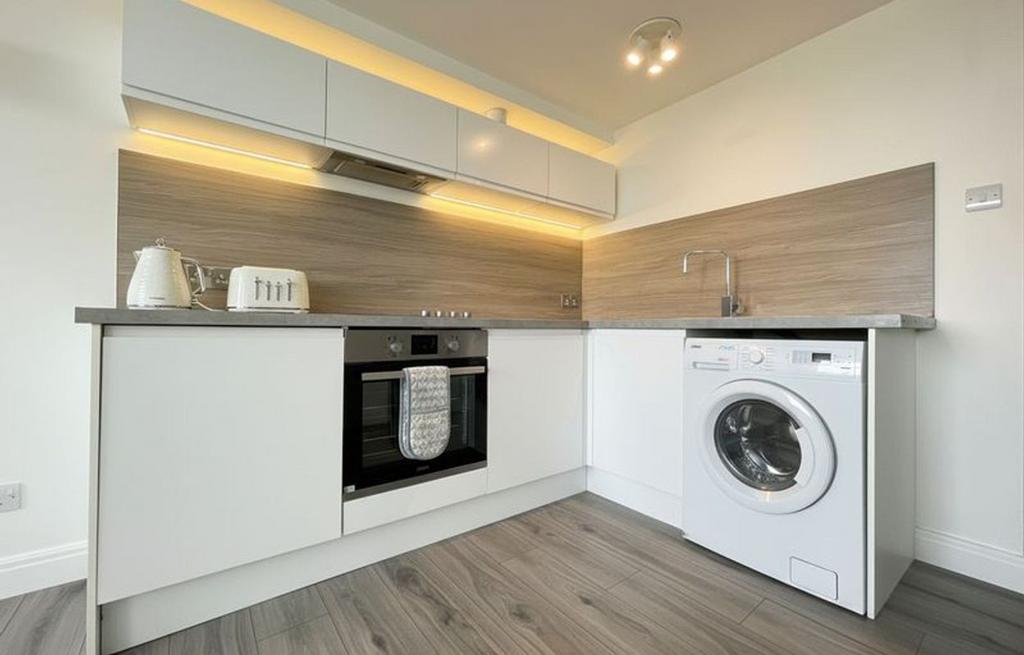 Apartment in Brighton - View 3