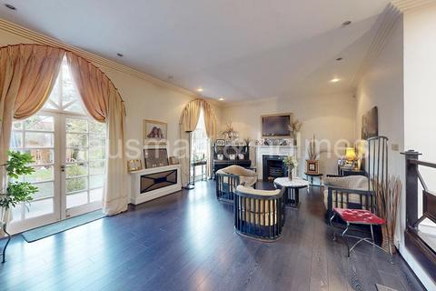 4 bedroom semi-detached house for sale, Wessex Gardens, NW11