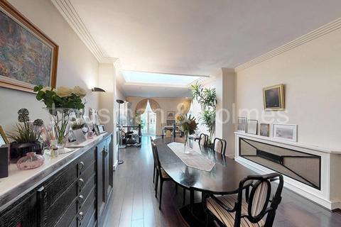 4 bedroom semi-detached house for sale, Wessex Gardens, NW11