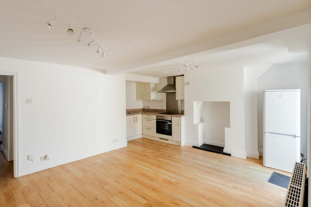 Apartment in Bristol - View 3