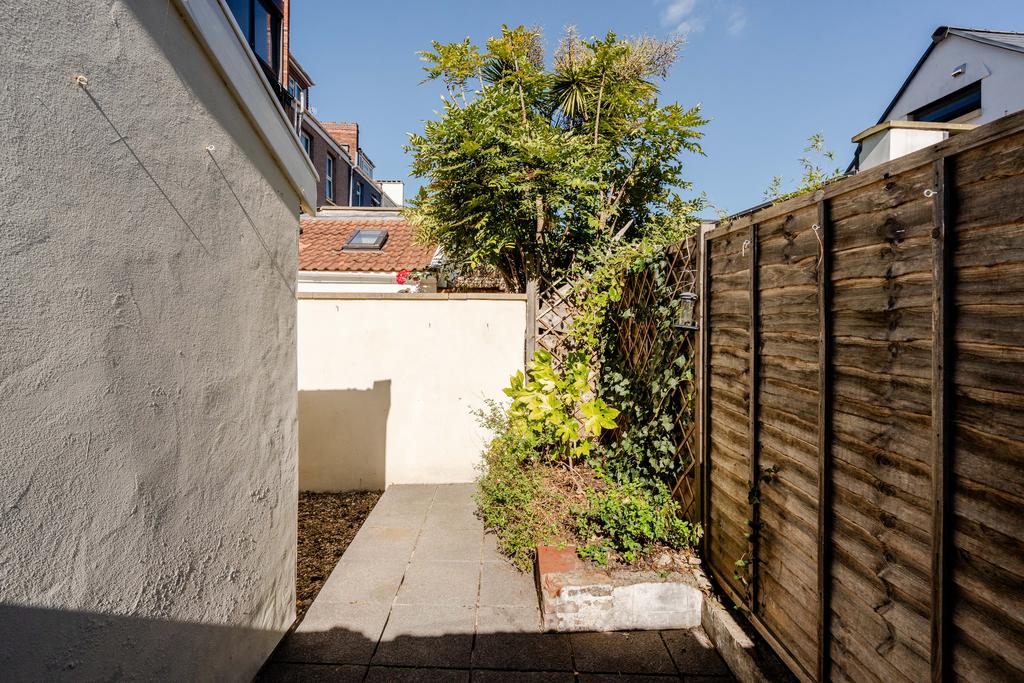 Apartment in Bristol - More
