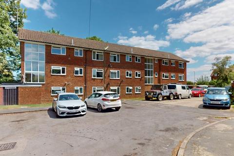 2 bedroom flat for sale, 5 Fernside, London Road, East Grinstead, West Sussex, RH19 1QS
