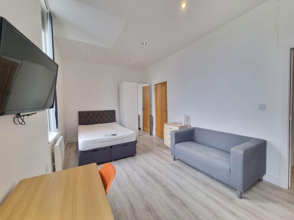 Apartment in Leicester - View 2