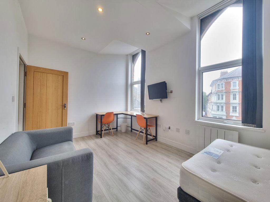 Apartment in Leicester - View 4
