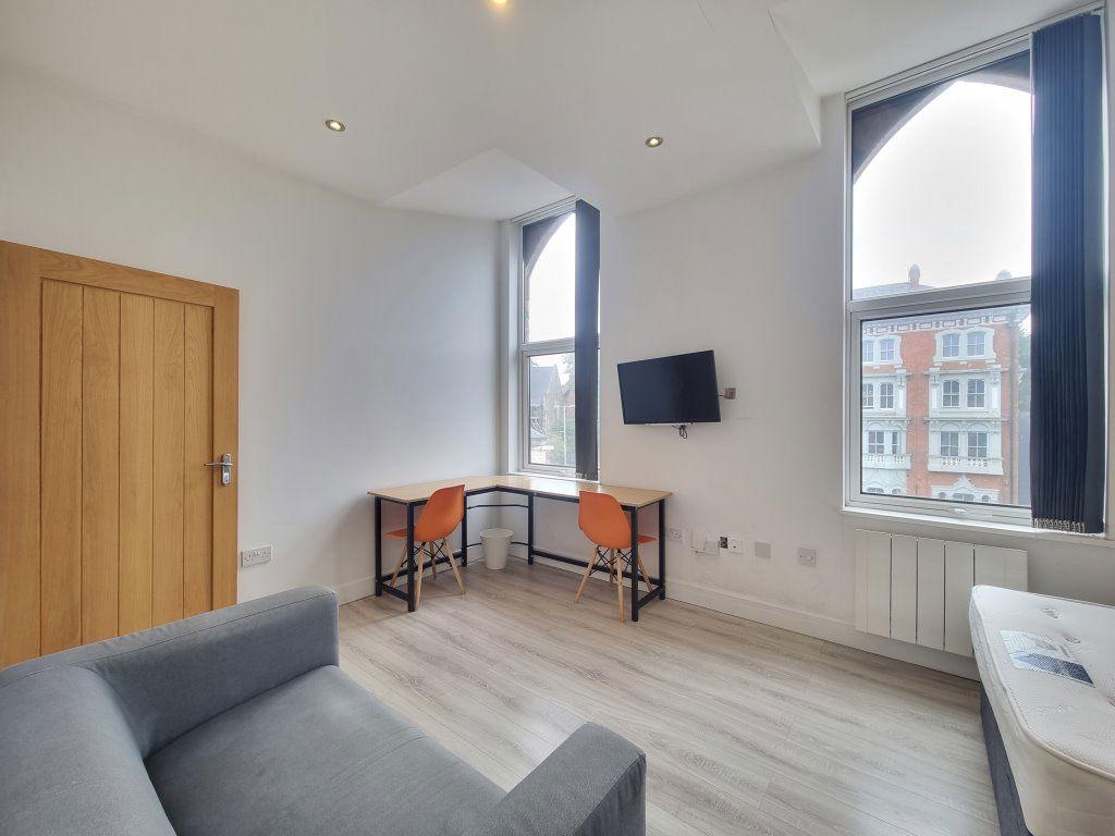 Apartment in Leicester - View 5