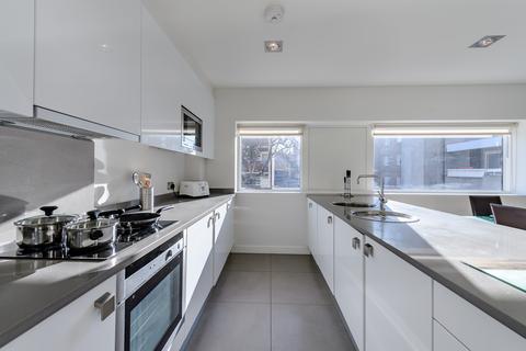 2 bedroom apartment to rent, Fulham Road, London, SW3