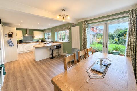 5 bedroom detached house for sale, Kingfisher Drive, Aiskew, Bedale, North Yorkshire, DL8