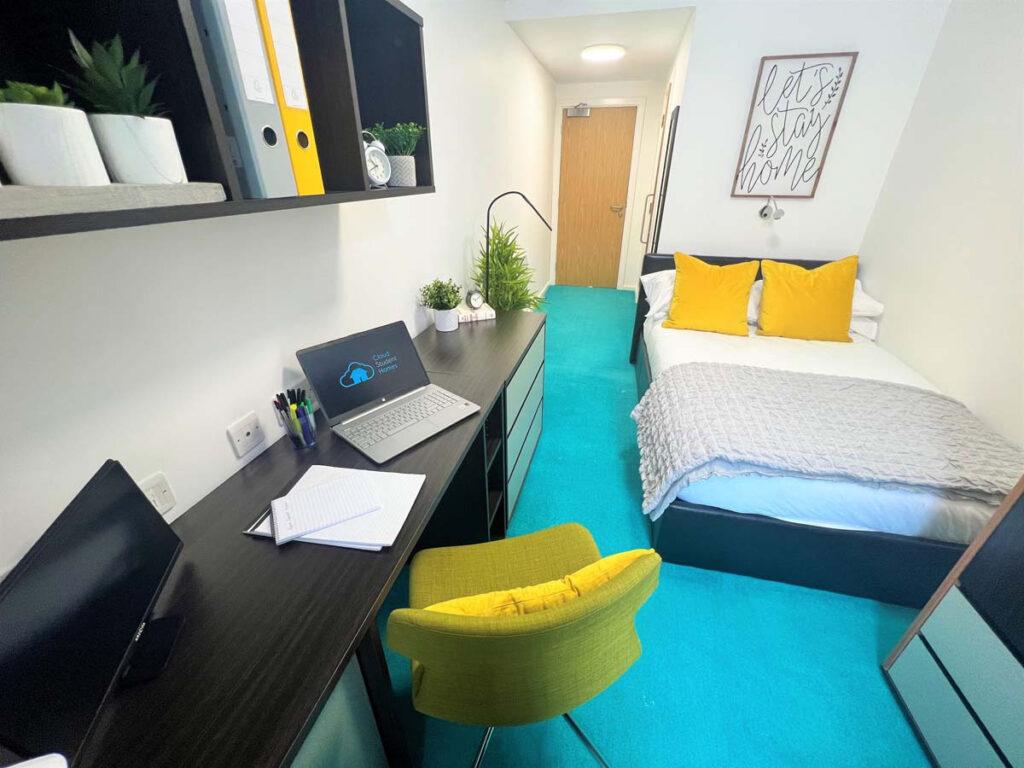 Apartment in Sheffield, South Yorkshire - View 5
