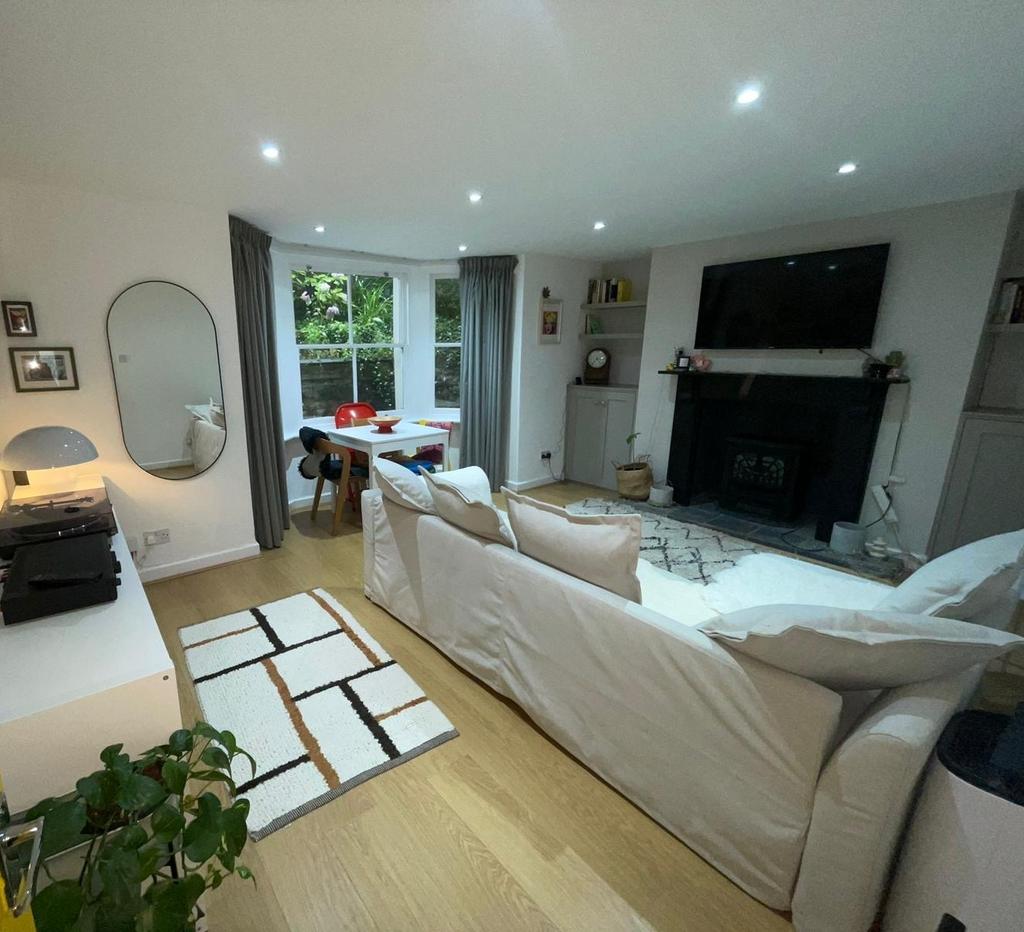 Apartment in CARDIFF - View 2