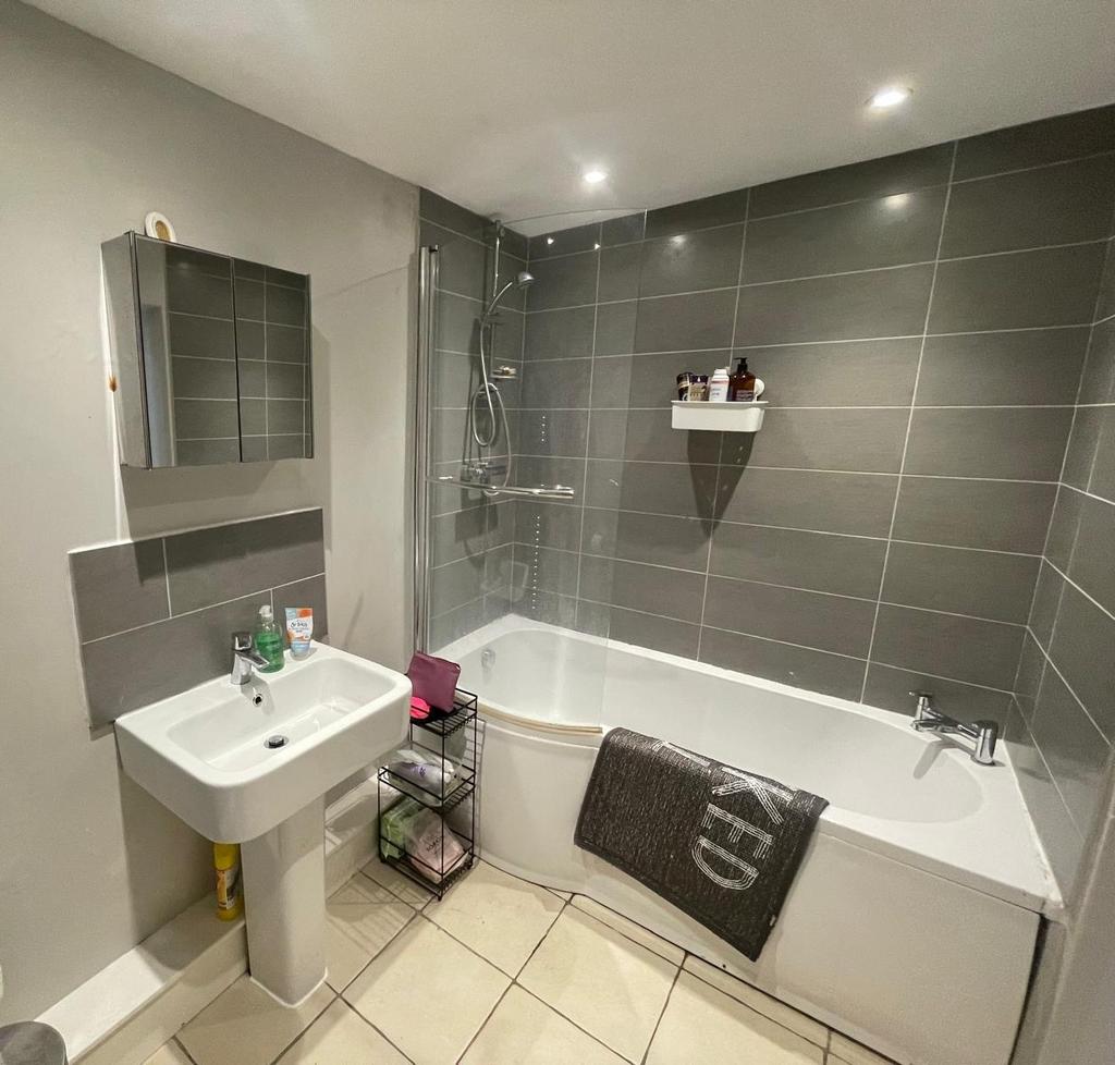 Apartment in CARDIFF - View 4