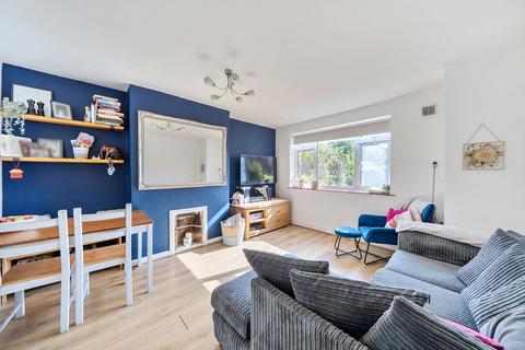 2 bedroom maisonette for sale, Wolsey Close, Worcester Park, KT4